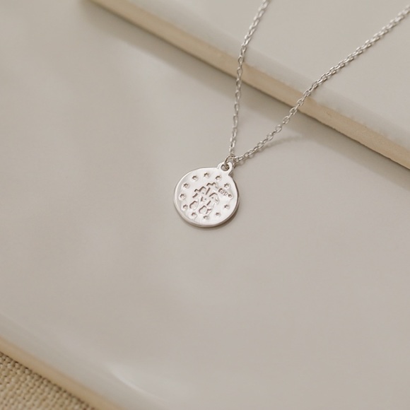 Petite Miraculous Mary Necklace | 925 Silver - Picture 4 of 6